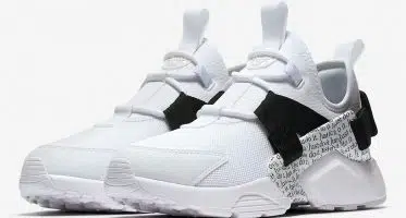 Nike Huarache City Low « Just Do It » blanche