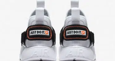 Nike Huarache City Low « Just Do It » blanche