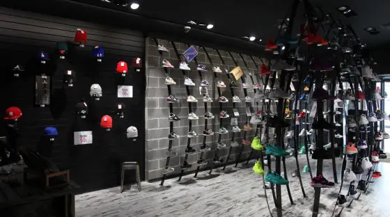 Le Buzz, sneaker shop