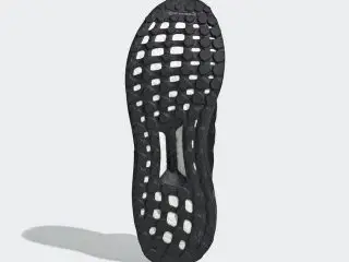 Game of Thrones x adidas UltraBoost ‘’House Targaryen’’