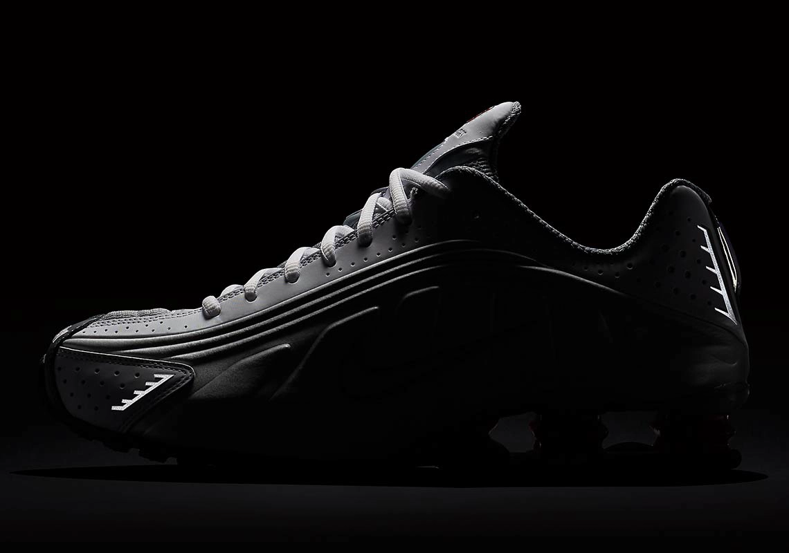 Nike Shox R4 OG ‘’White/Metallic Silver/Comet Red’’