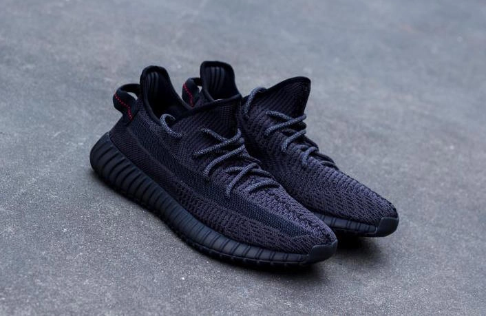adidas Yeezy Boost 350 v2 ‘’Triple Black’’