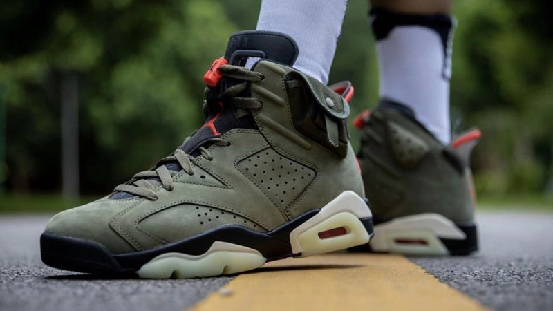 Travis Scott x Air Jordan 6 ‘’Cactus Jack’’