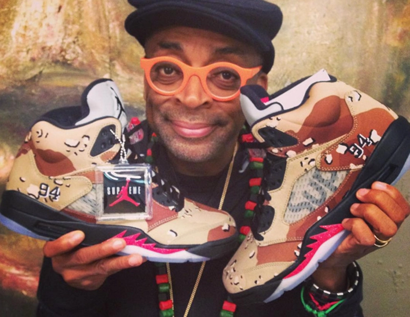 Spike Lee et ses SUPREME x Air Jordan 5 ’’Desert Camo’’