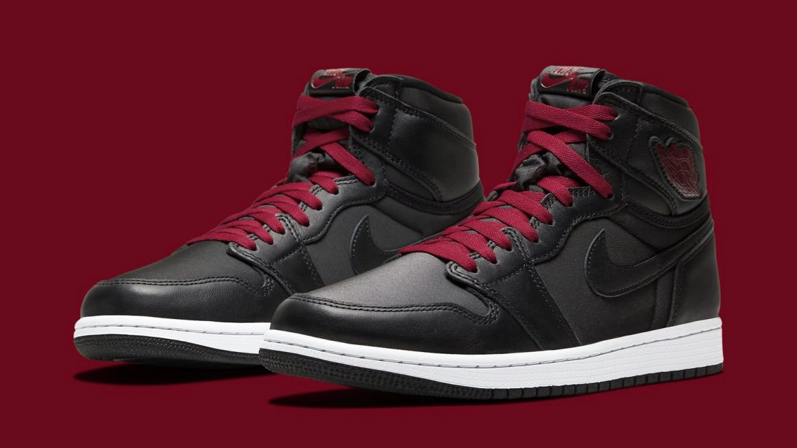 Air Jordan 1 Retro High OG ‘’Black Satin’’