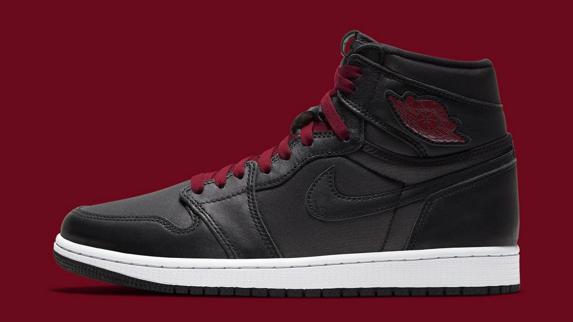 Air Jordan 1 Retro High OG ‘’Black Satin’’