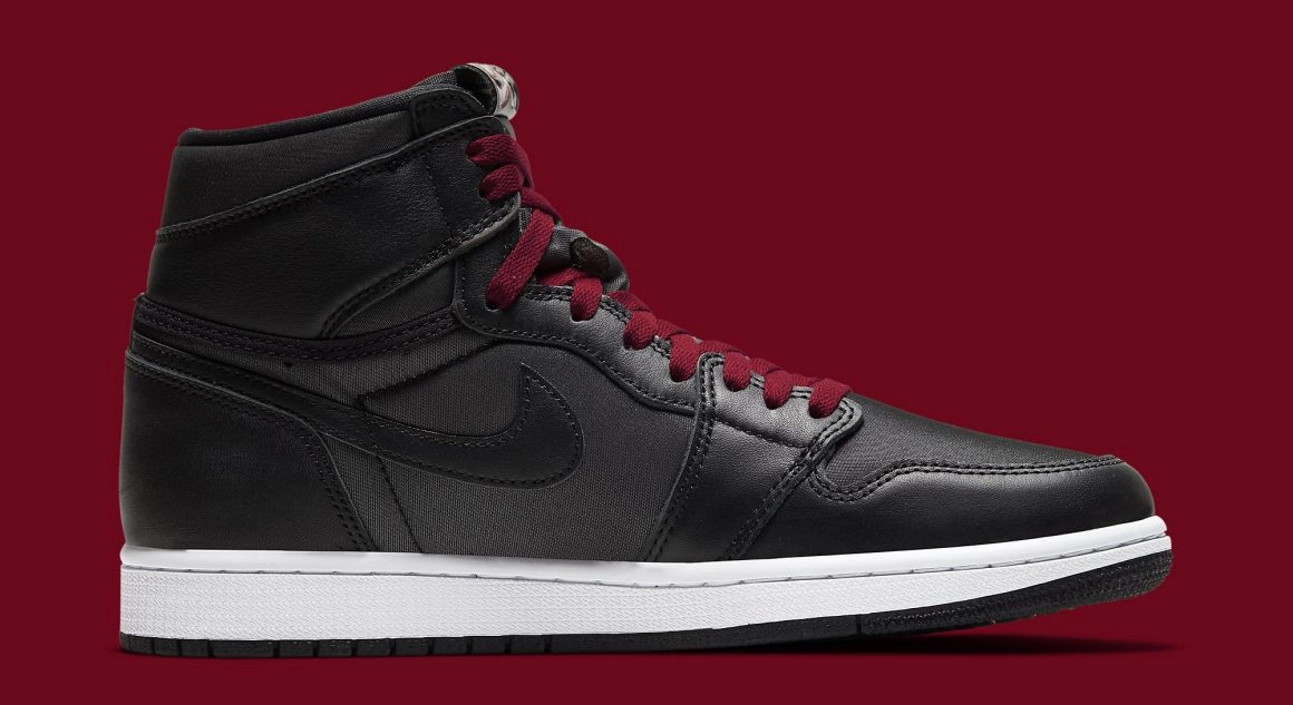 Air Jordan 1 Retro High OG ‘’Black Satin’’