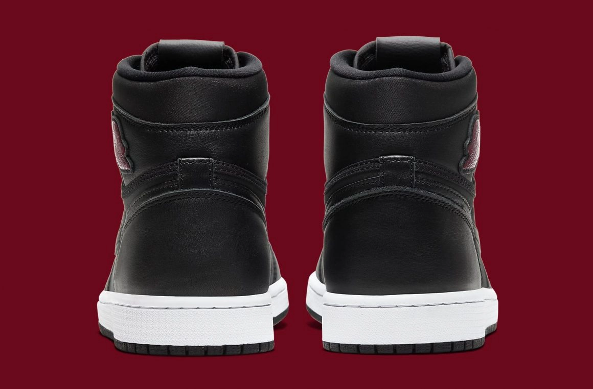 Air Jordan 1 Retro High OG ‘’Black Satin’’