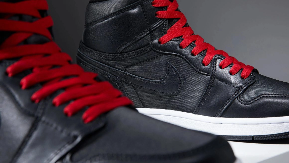 Air Jordan 1 Retro High OG ‘’Black Satin’’