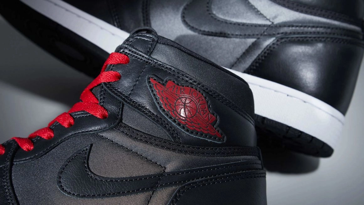 Air Jordan 1 Retro High OG ‘’Black Satin’’
