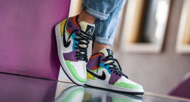 Air Jordan1 Mid SE WMNS ‘’Lightbulb’’