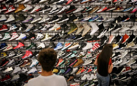 Resell sneakers