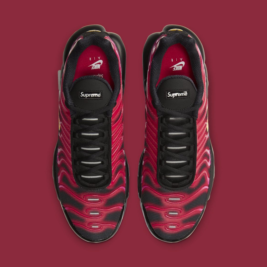 SUPREME x Nike Air Max Plus TN ââFire Pinkââ - DA1472-600 | Sneaker Style