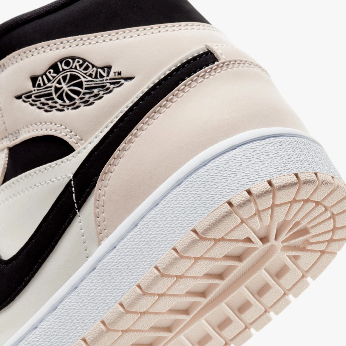 Air Jordan 1 Mid WMNS ‘’Barely Orange’’ - BQ6472-800