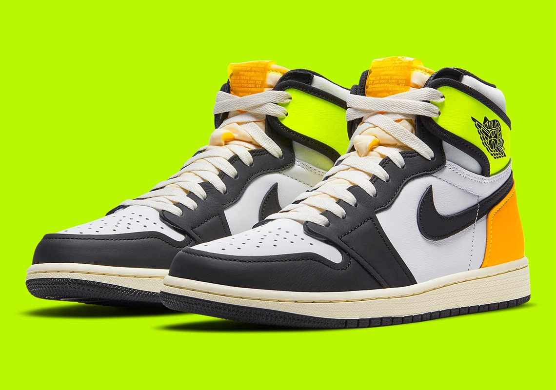 Air Jordan 1 Retro High OG ‘’Volt Gold’’ - 555088-118