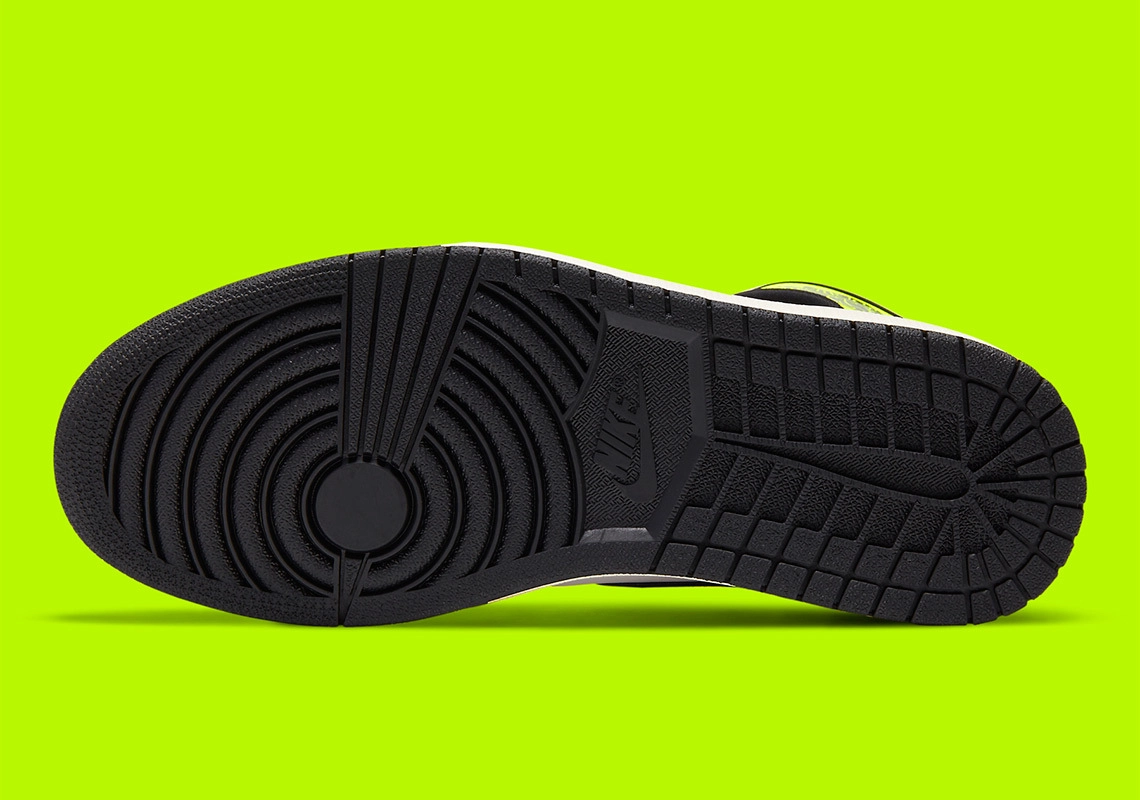 Air Jordan 1 Retro High OG ‘’Volt Gold’’ - 555088-118