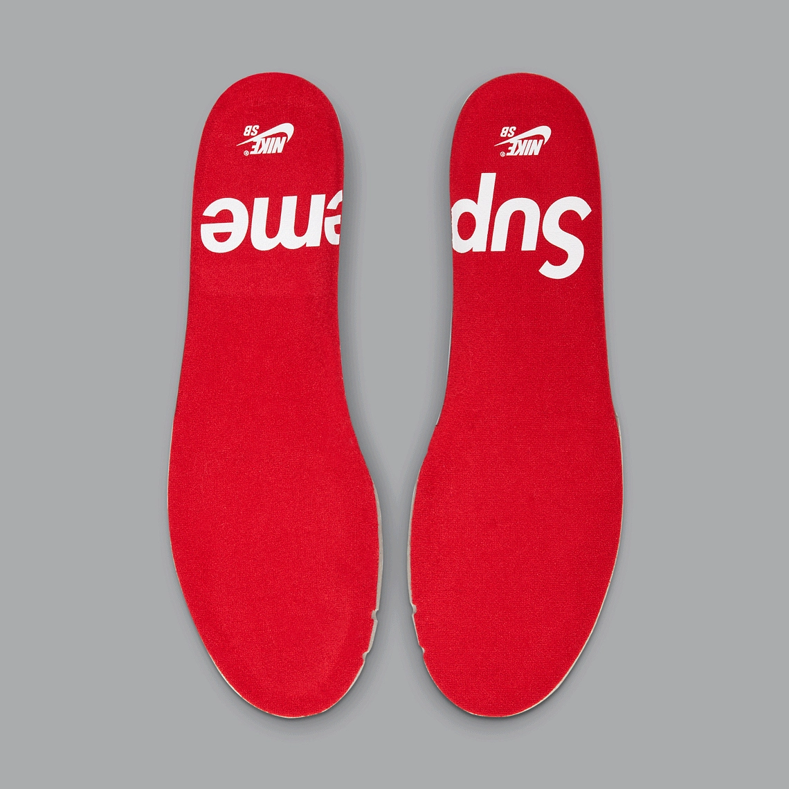 SUPREME x Nike SB Dunk Low ‘’Black’’ - DH3228-102