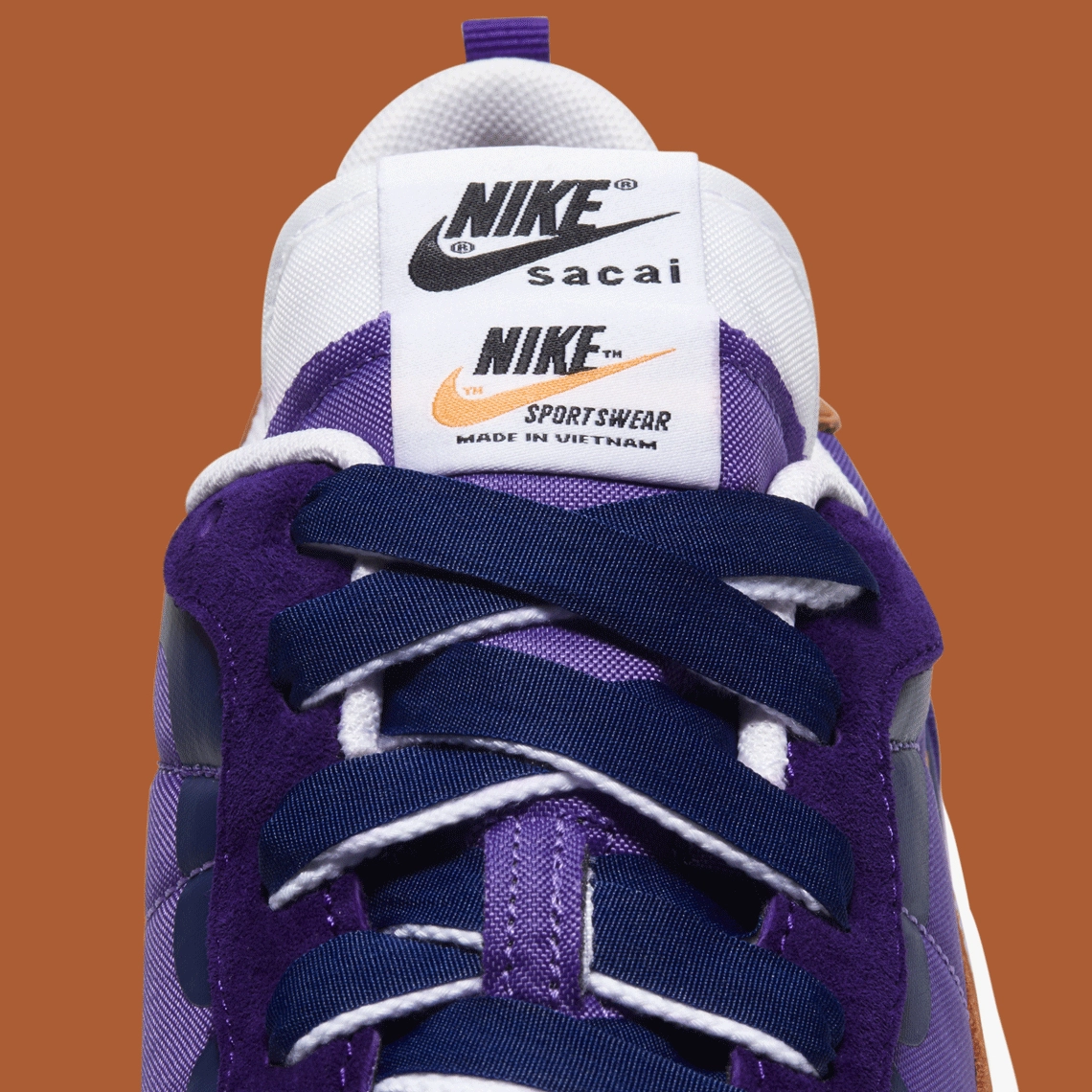 Sacai x Nike VaporWaffle ‘’Dark Iris’’ - DD1875-500