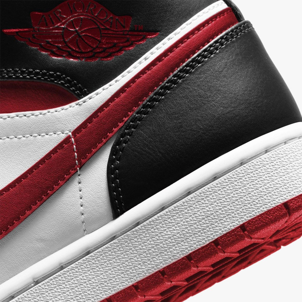 Air Jordan 1 Mid ‘’Metallic Red’’ - 554724-122