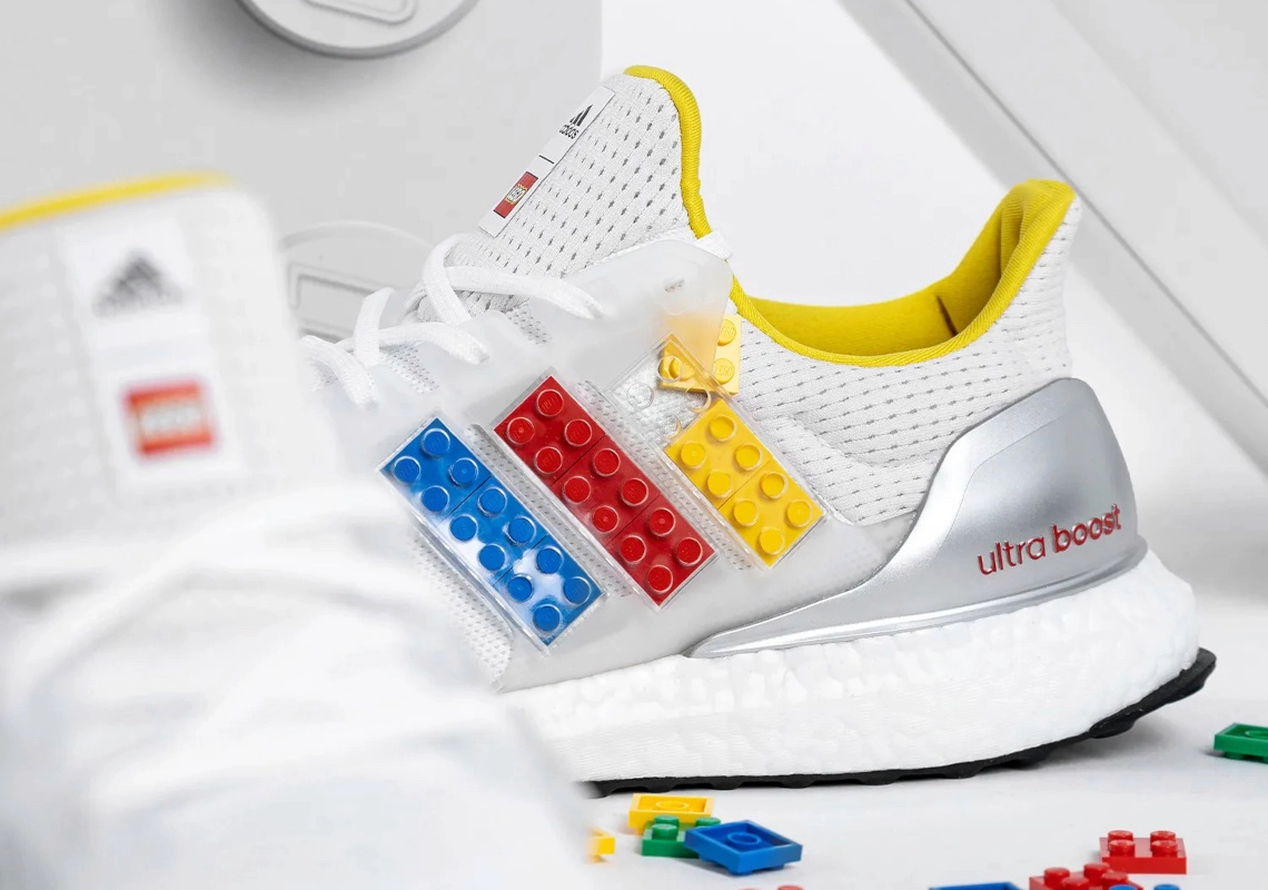 LEGO x adidas Ultraboost 4.0 DNA ‘’Shock Blue’’ - FY7690