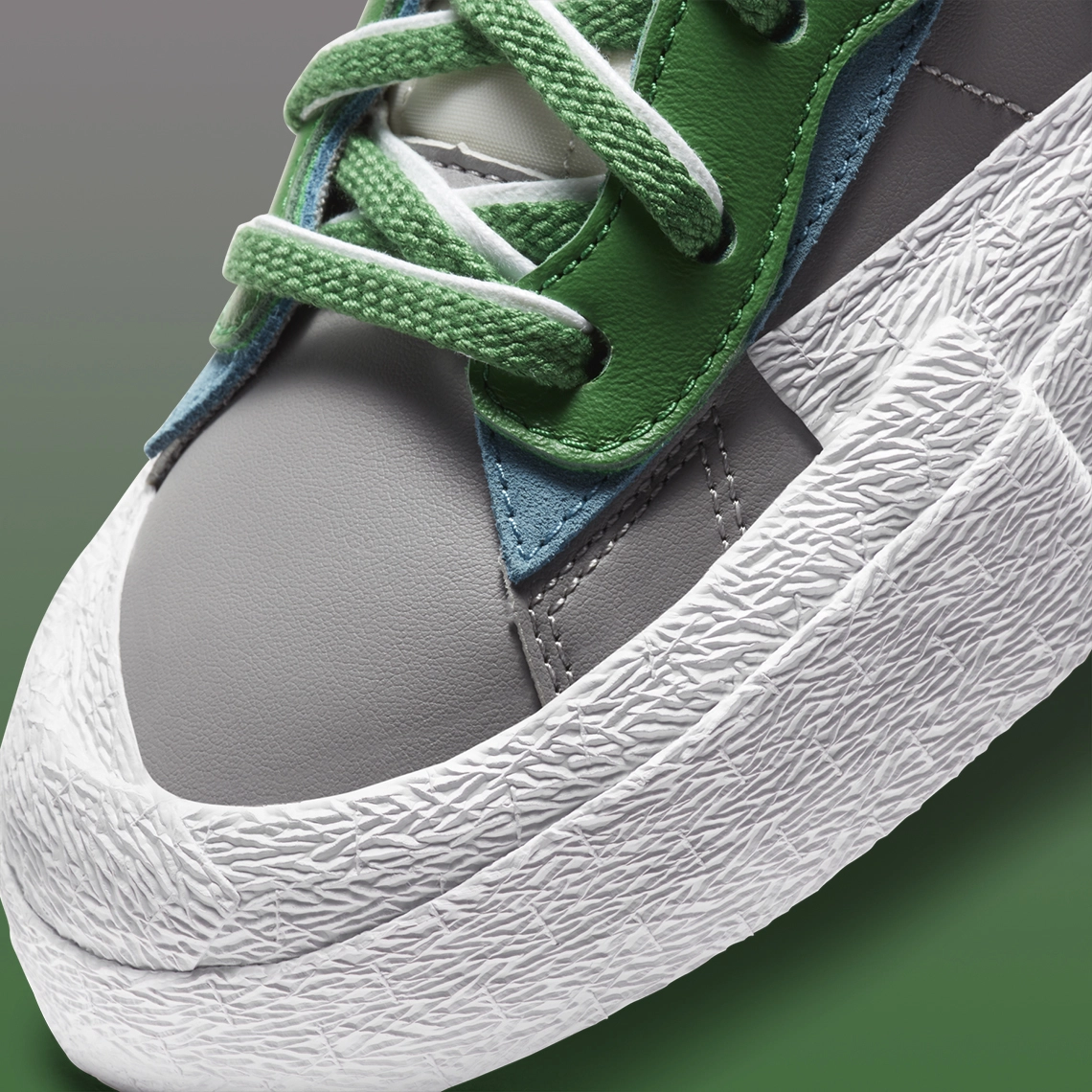 Sacai x Nike Blazer Low ‘’Classic Green’’ - DD1877-001