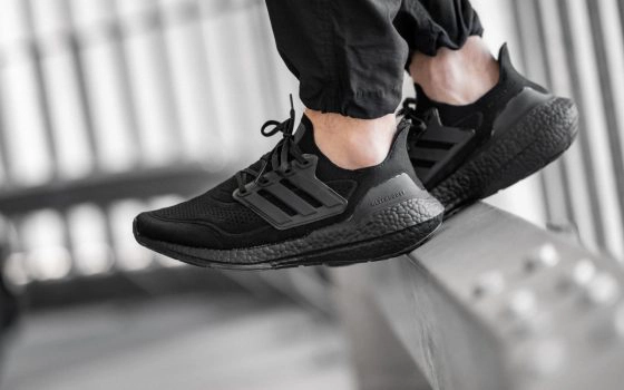 adidas Ultraboost 21 - Triple Black