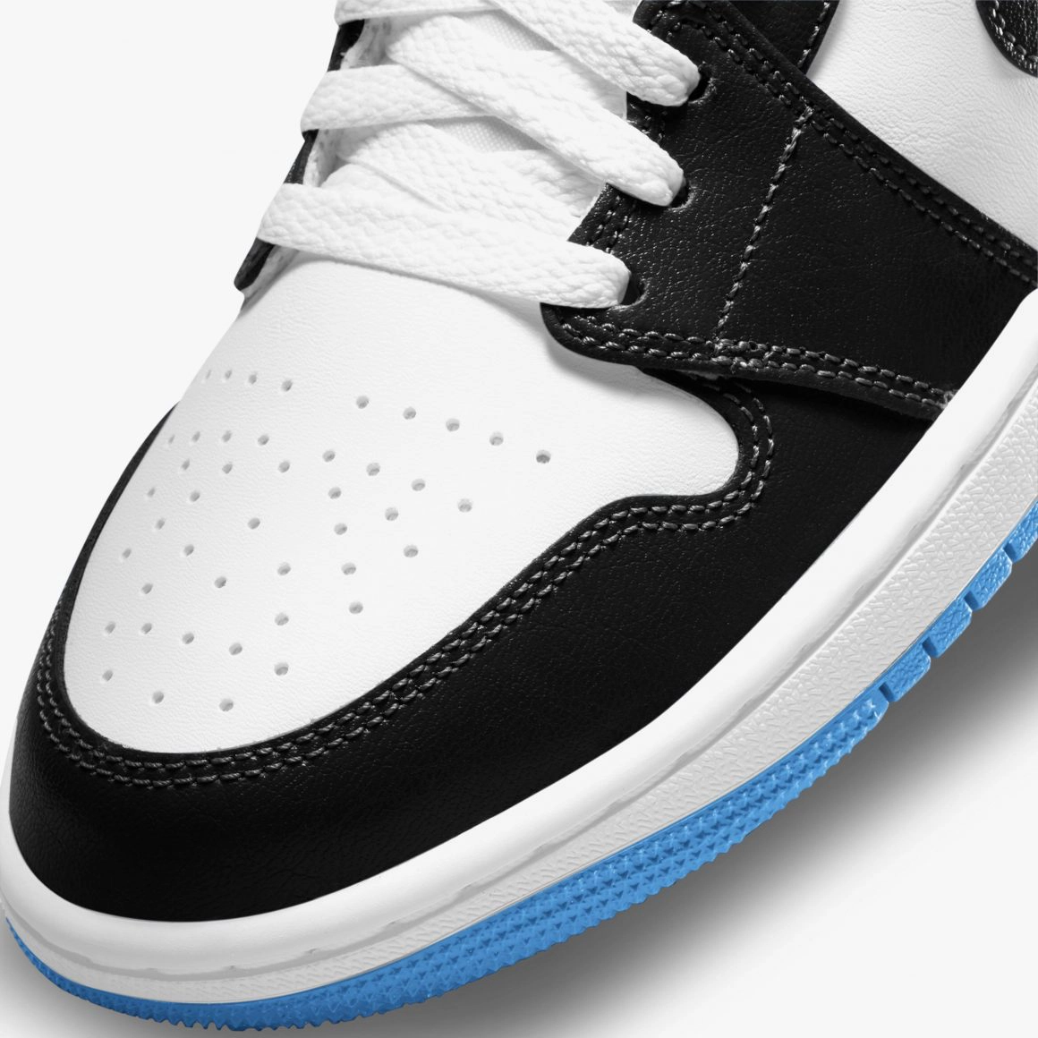 Air Jordan 1 Mid WMNS ‘’White/Black-University Blue’’ - BQ6472-102