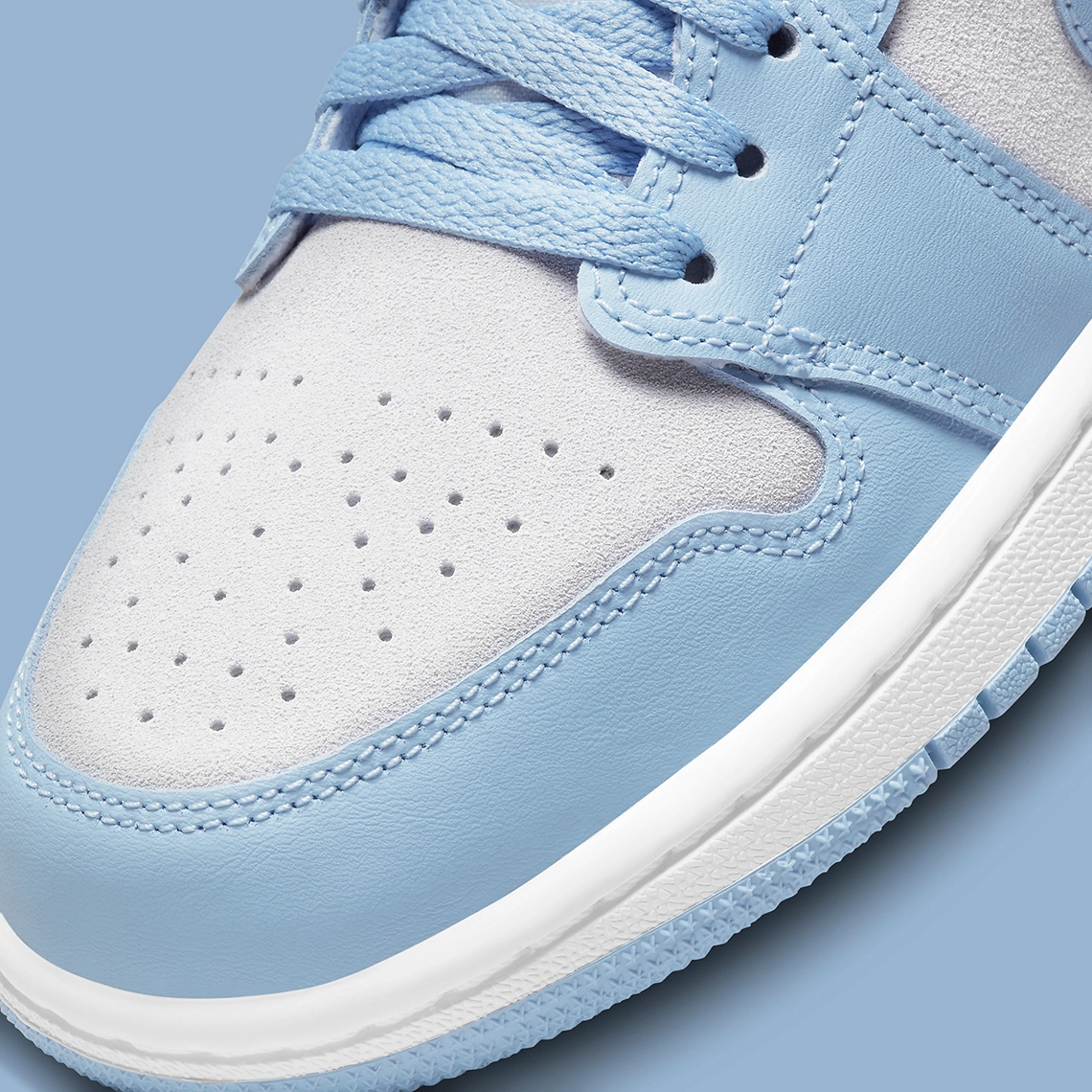 Air Jordan 1 Low WMNS ‘’University Blue’’ - DC0774-050