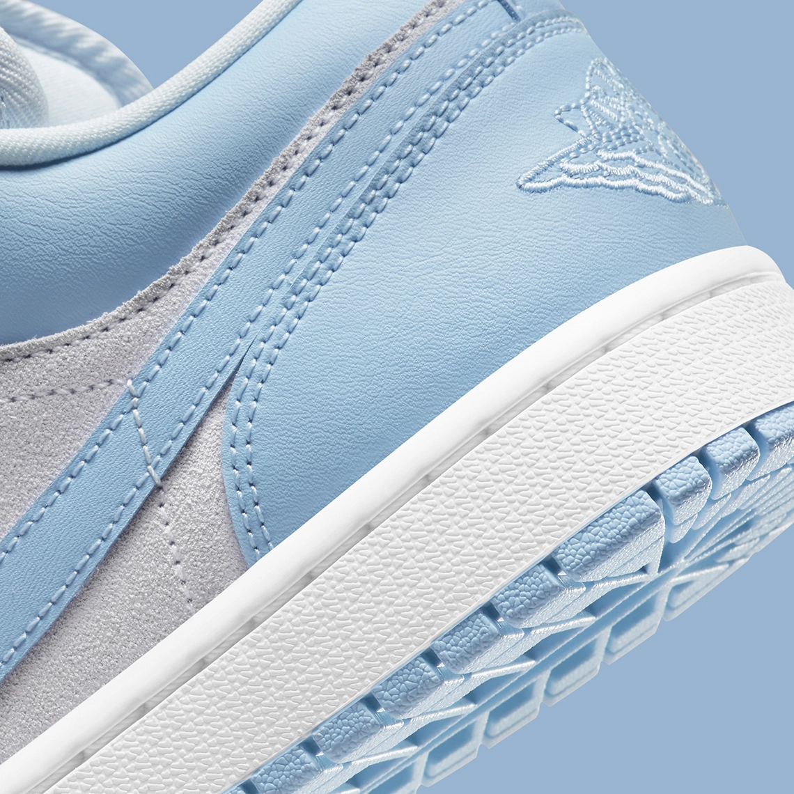 Air Jordan 1 Low WMNS ‘’University Blue’’ - DC0774-050