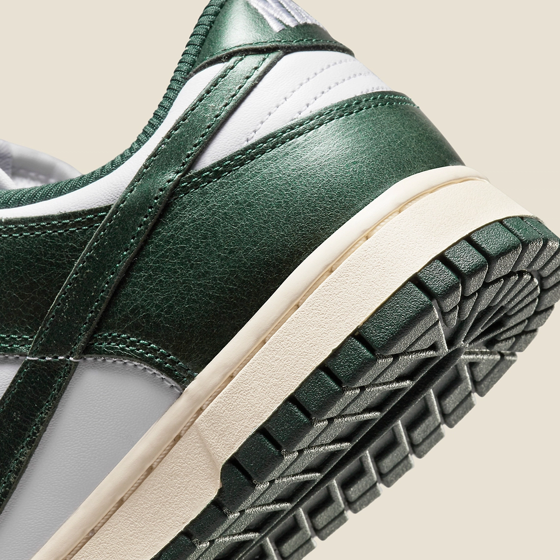Nike Dunk Low ‘’Vintage Green’’ - DQ8580-100
