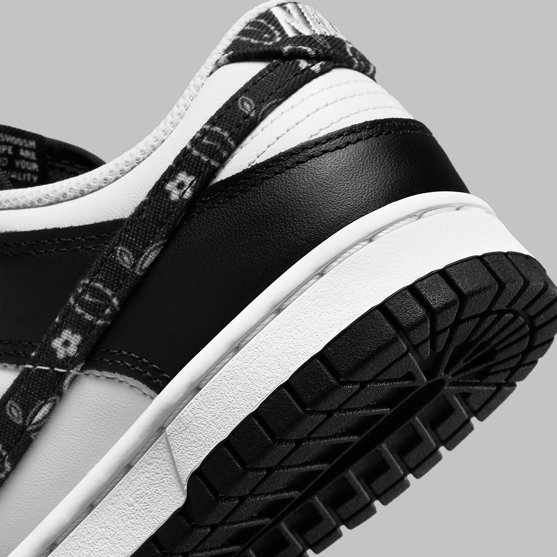 Nike Dunk Low WMNS ‘’Black Paisley’’ - DH4401-100