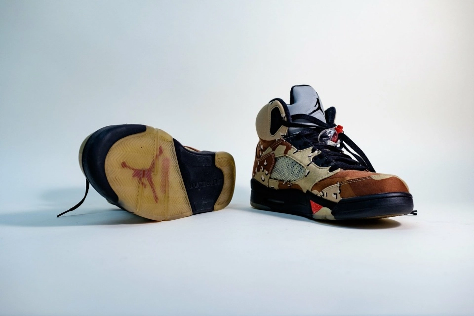 Supreme x Air Jordan 5 ‘’Desert Camo’’ - 824371-201