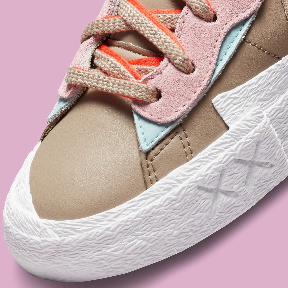 KAWS x Sacai x Nike Blazer Low ‘’Reed’’ - DM7901-200