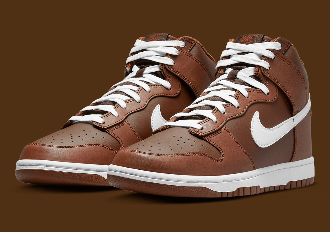 Nike Dunk High ‘’Chocolate’’ - DJ6189-200