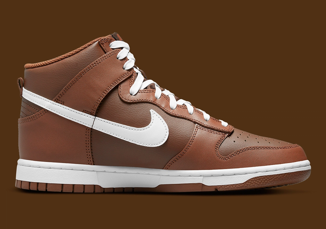 Nike Dunk High ‘’Chocolate’’ - DJ6189-200