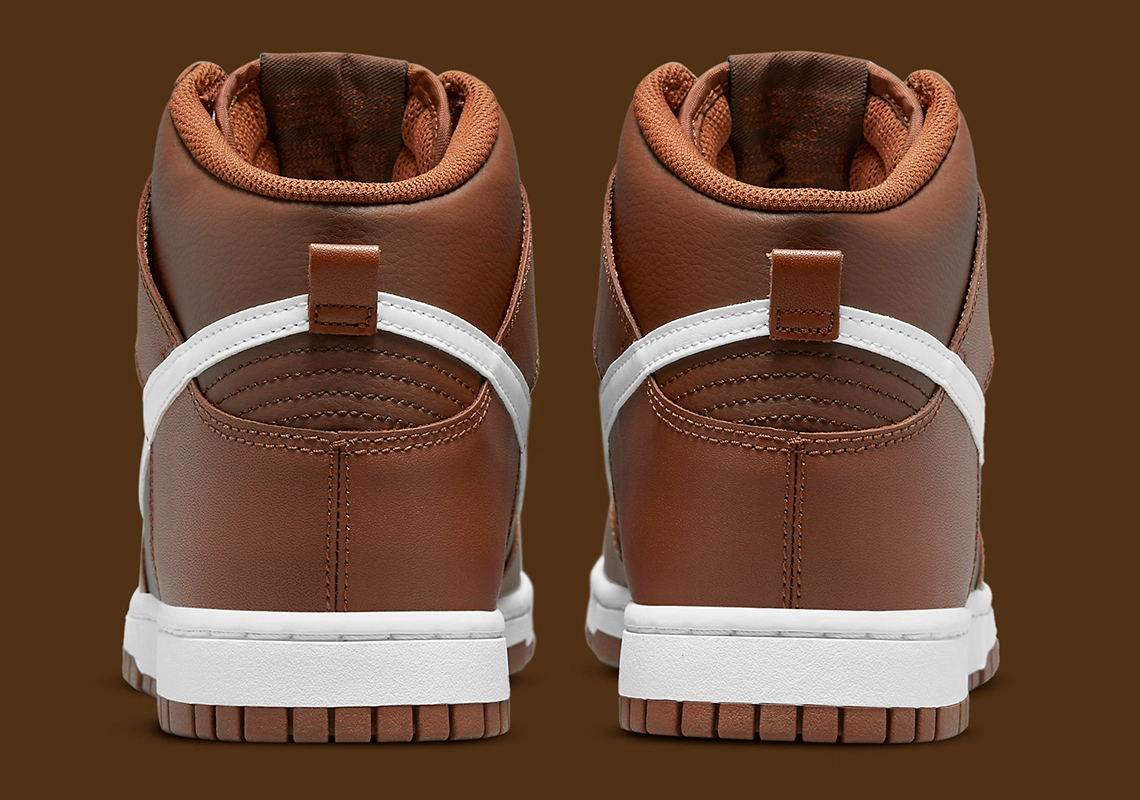 Nike Dunk High ‘’Chocolate’’ - DJ6189-200