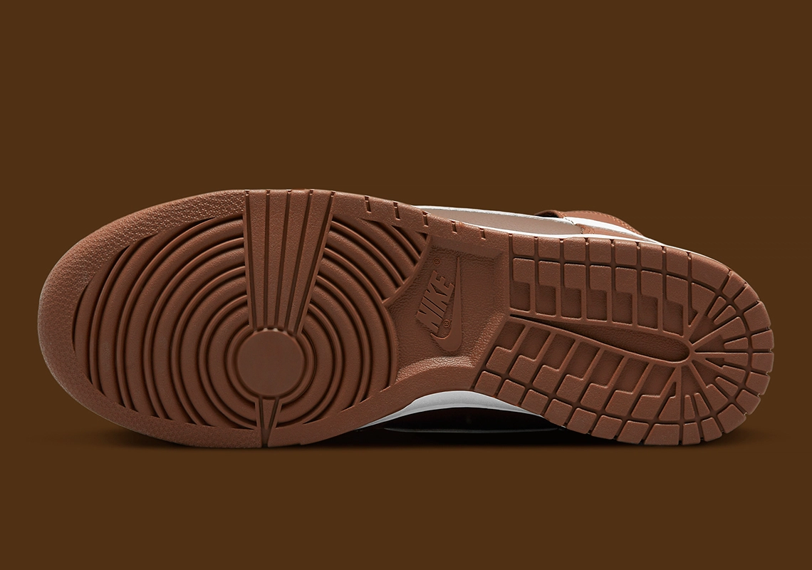 Nike Dunk High ‘’Chocolate’’ - DJ6189-200