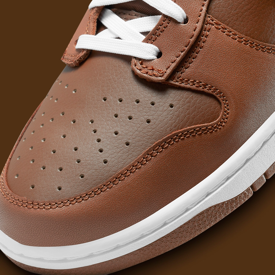 Nike Dunk High ‘’Chocolate’’ - DJ6189-200