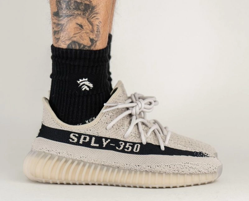 adidas Yeezy Boost 350 V2 ‘’Beige/Black’’ - HP7870