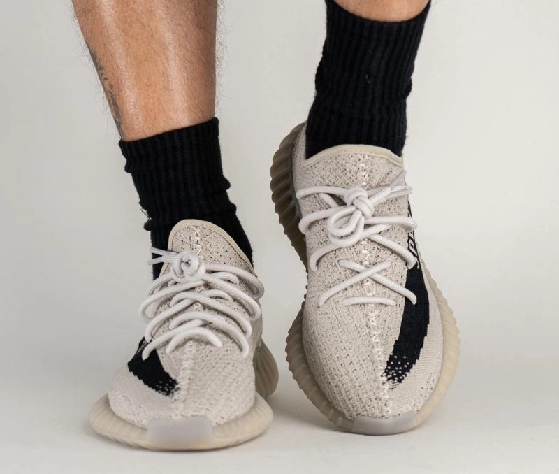 adidas Yeezy Boost 350 V2 ‘’Beige/Black’’ - HP7870
