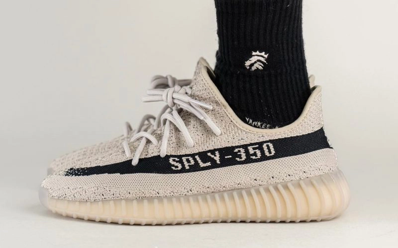 adidas Yeezy Boost 350 V2 ‘’Beige/Black’’ - HP7870