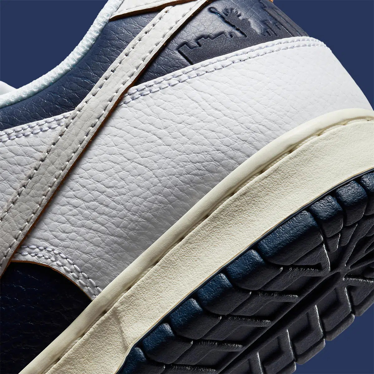 HUF x Nike SB Dunk Low ‘’New York City’’ - FD8775-100