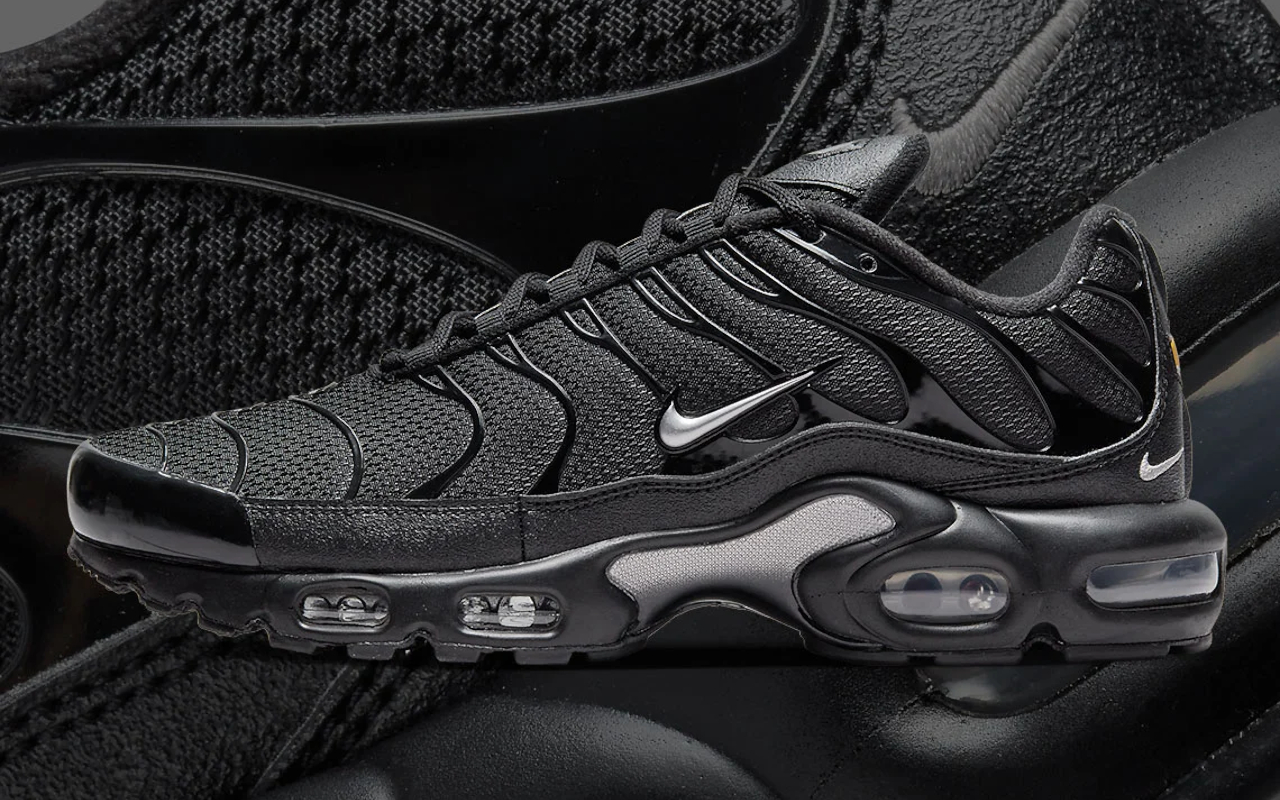 Nike Air Max Plus ''Black/Metallic Silver'' - DX8971-001