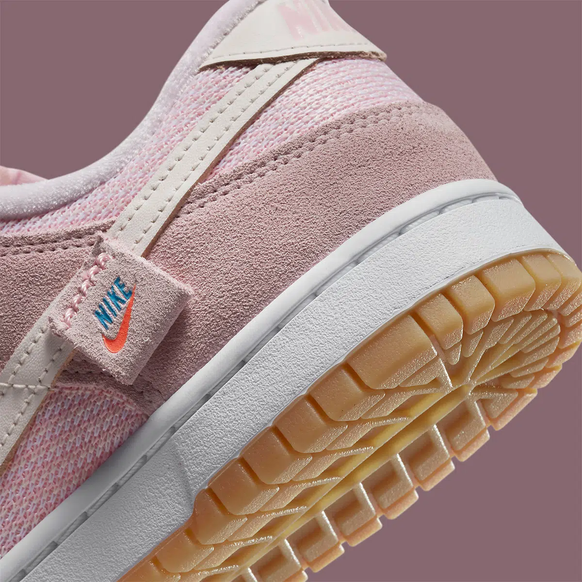 Nike Dunk Low WMNS ‘’Teddy Bear’’ - ‘’Light Soft Pink’’ - DZ5318-640