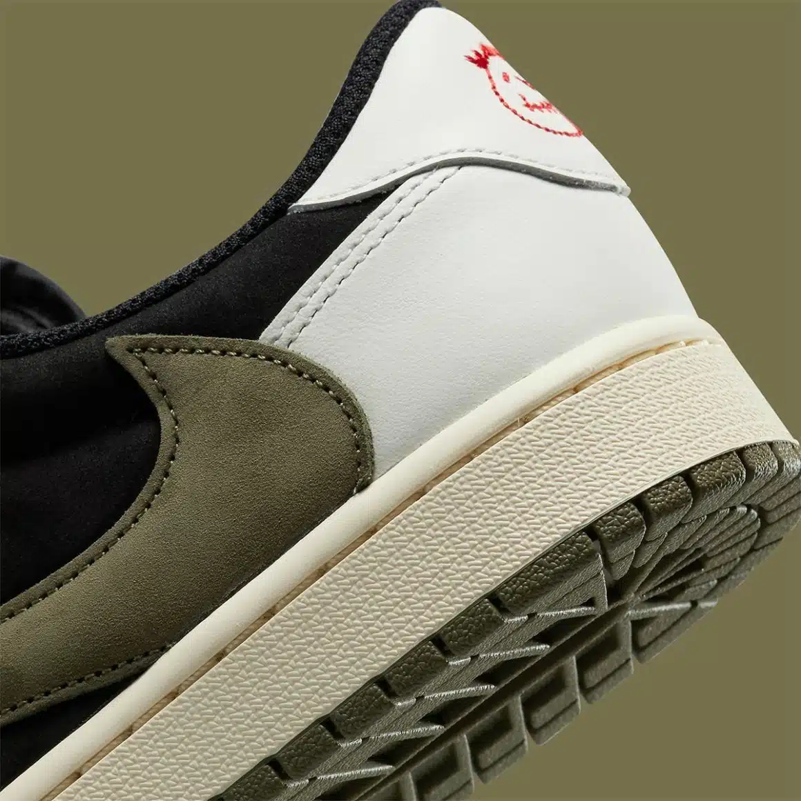 Travis Scott x Air Jordan 1 Low OG WMNS ‘’Olive’’ - DZ4137-106