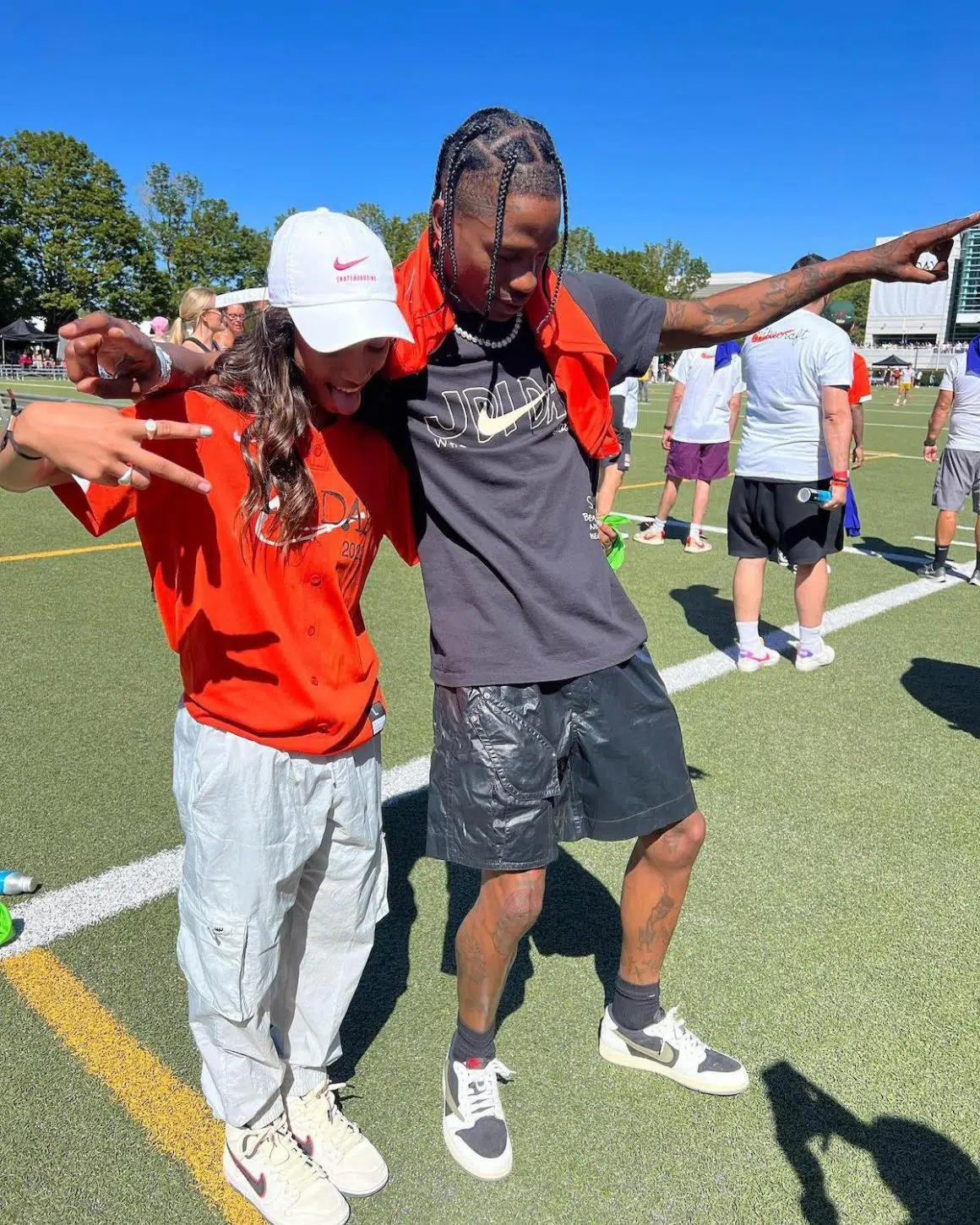 Travis Scott x Air Jordan 1 Low OG WMNS ‘’Olive’’ - DZ4137-106