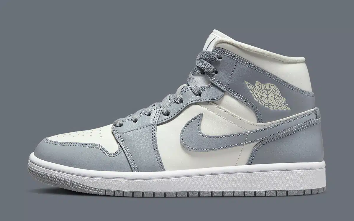 Air Jordan 1 Mid WMNS ‘’Stealth’’ - BQ6472-115