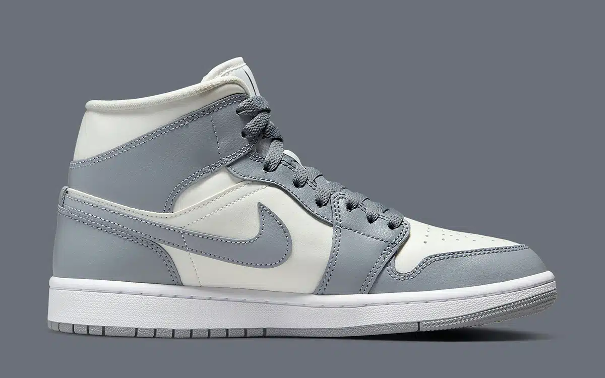 Air Jordan 1 Mid WMNS ‘’Stealth’’ - BQ6472-115