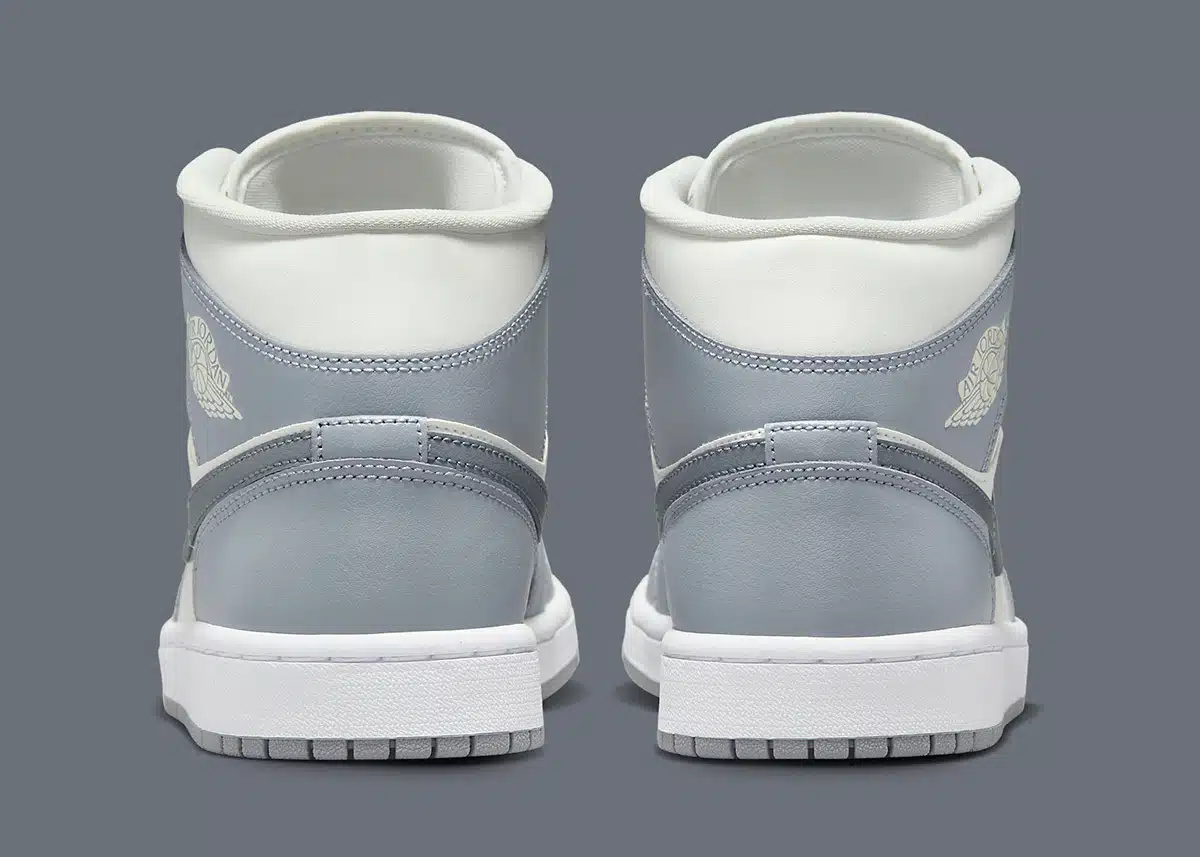Air Jordan 1 Mid WMNS ‘’Stealth’’ - BQ6472-115