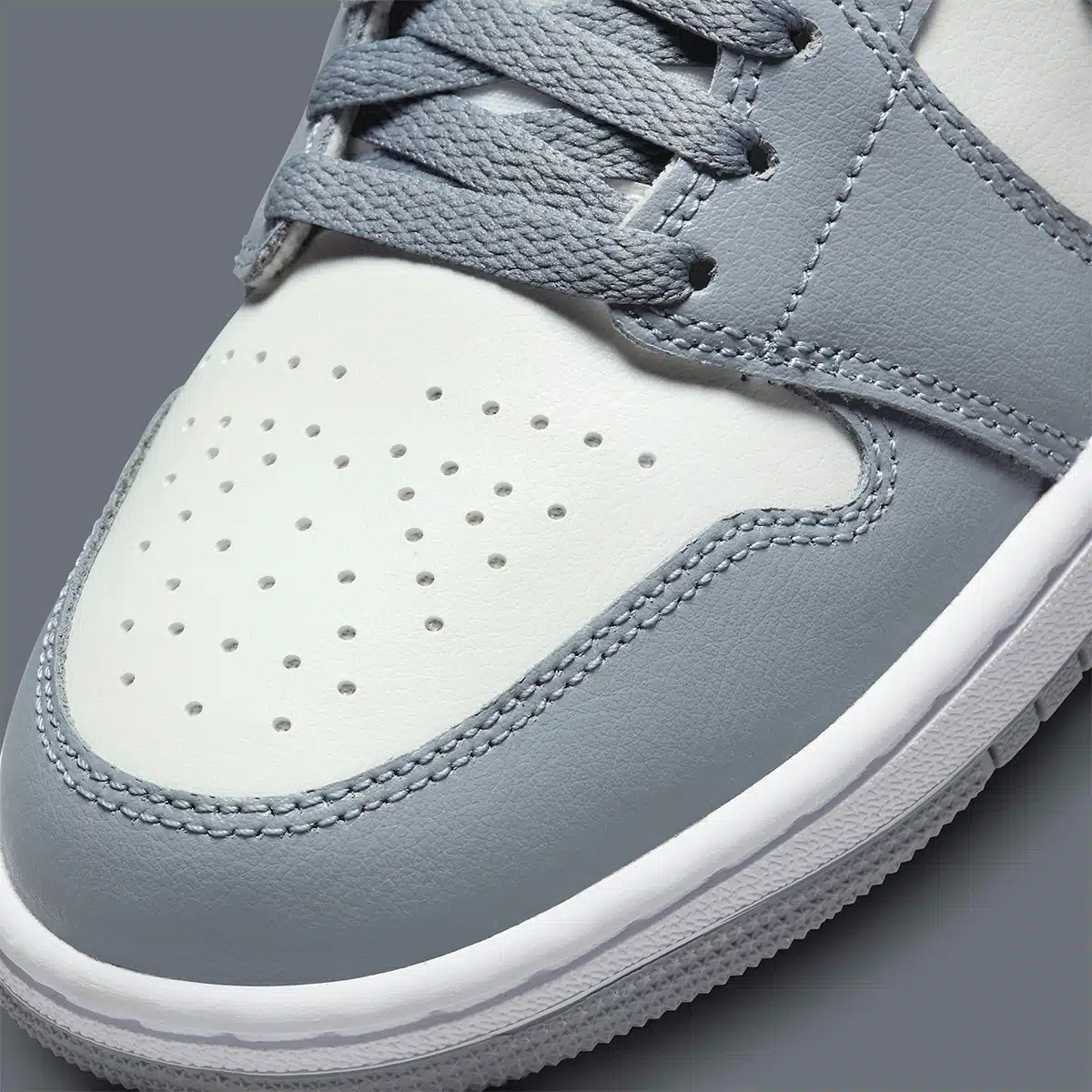 Air Jordan 1 Mid WMNS ‘’Stealth’’ - BQ6472-115